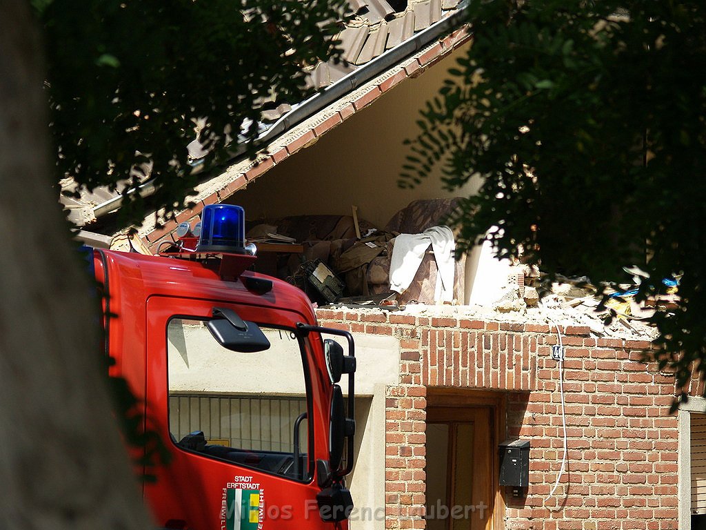 Detonation im Haus Erftstadt Dirmertsheim Brueckenstr P631.JPG